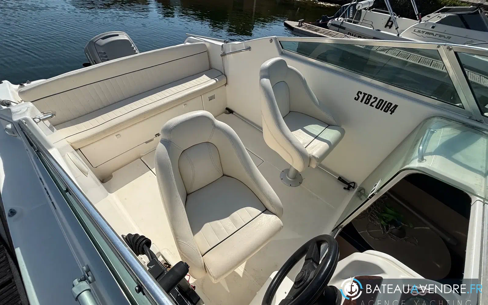 slider 2 Jeanneau Leader 605