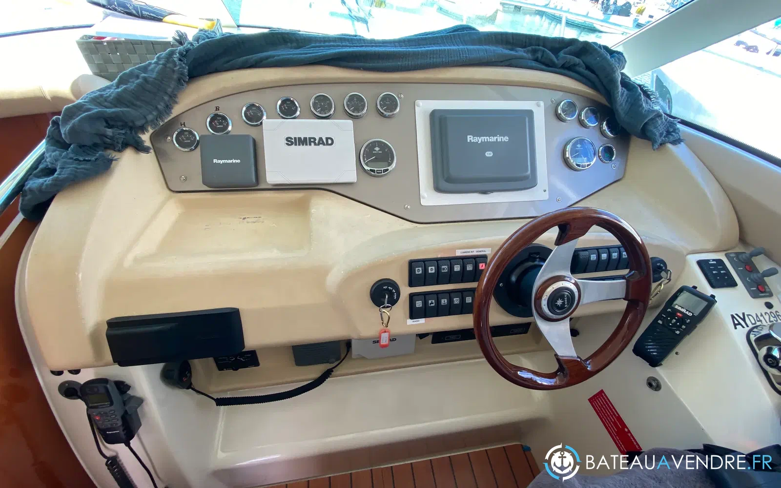 slider 12 Jeanneau Prestige 42 Fly