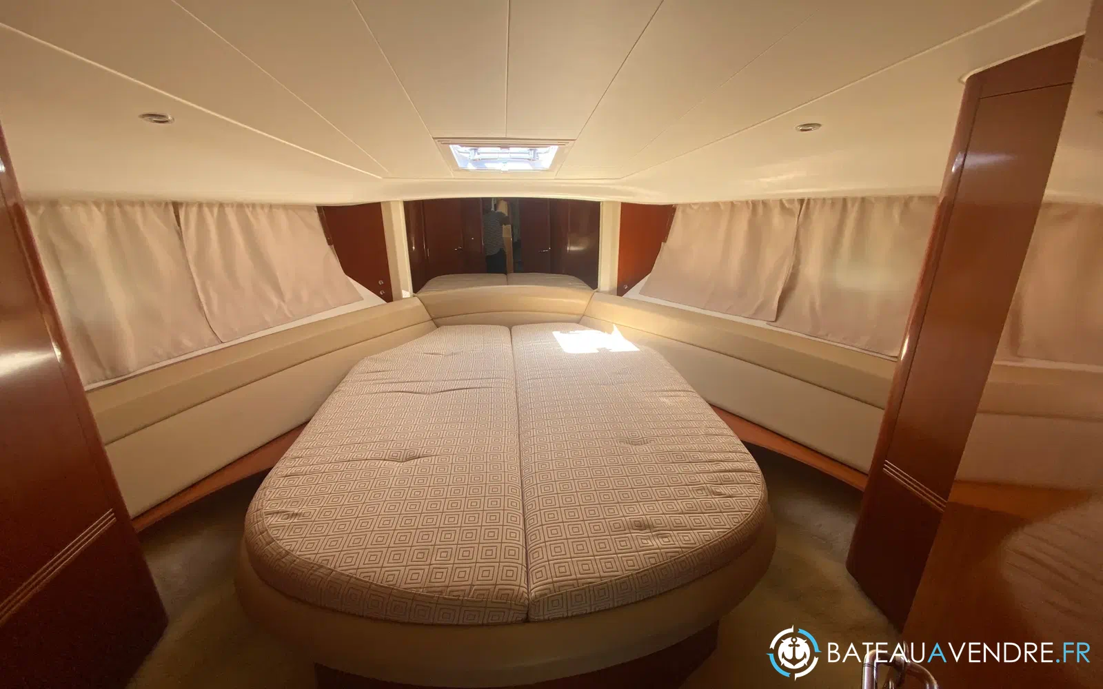 slider 15 Jeanneau Prestige 42 Fly