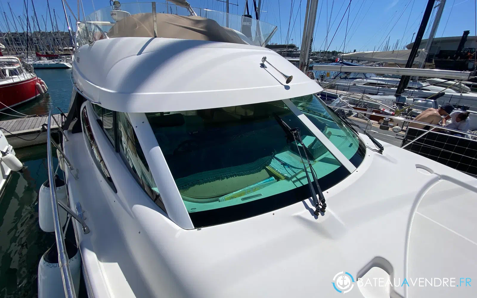 slider 6 Jeanneau Prestige 42 Fly