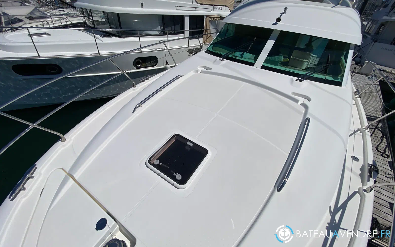 slider 4 Jeanneau Prestige 42 Fly