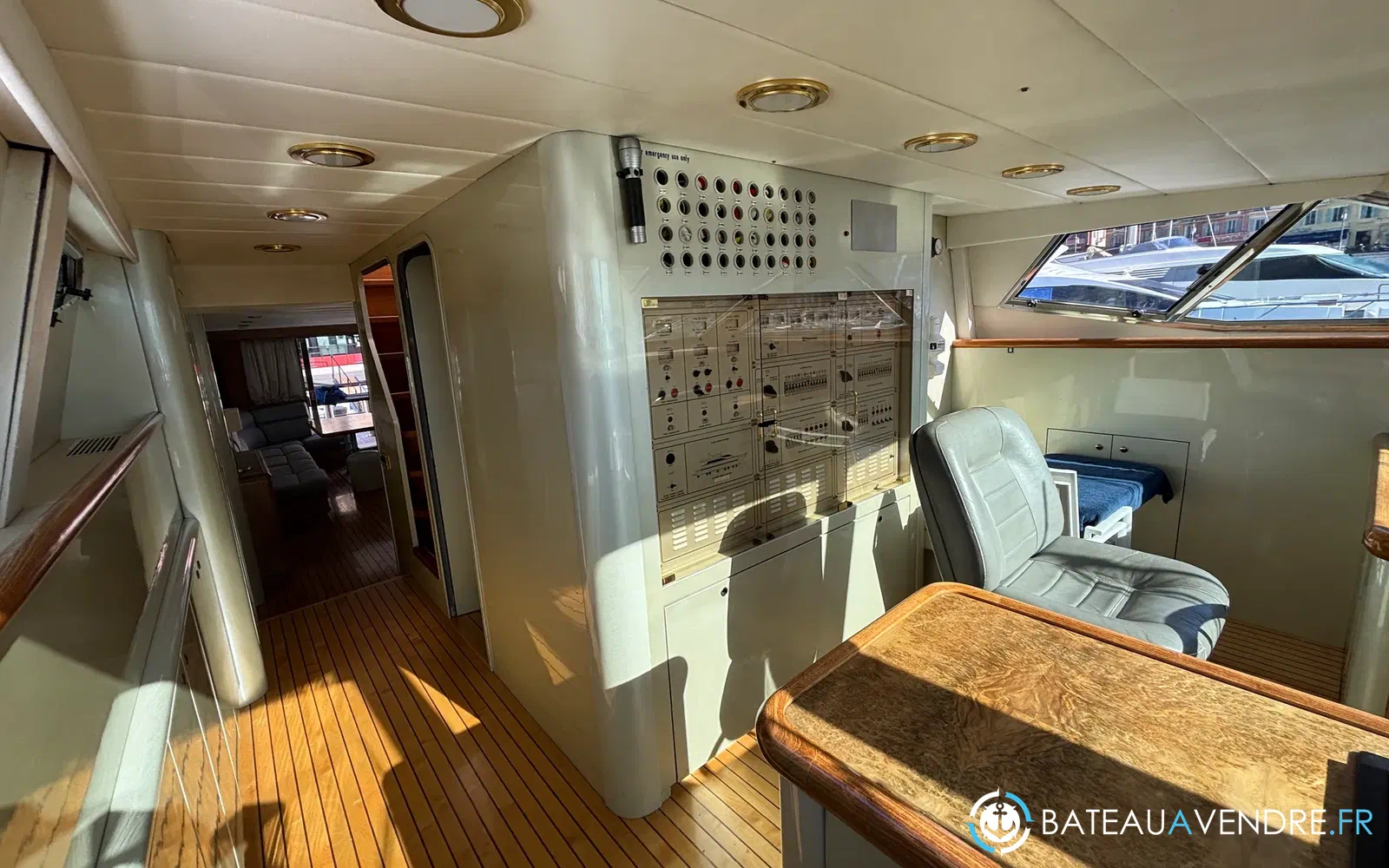 slider 22 Azimut 76