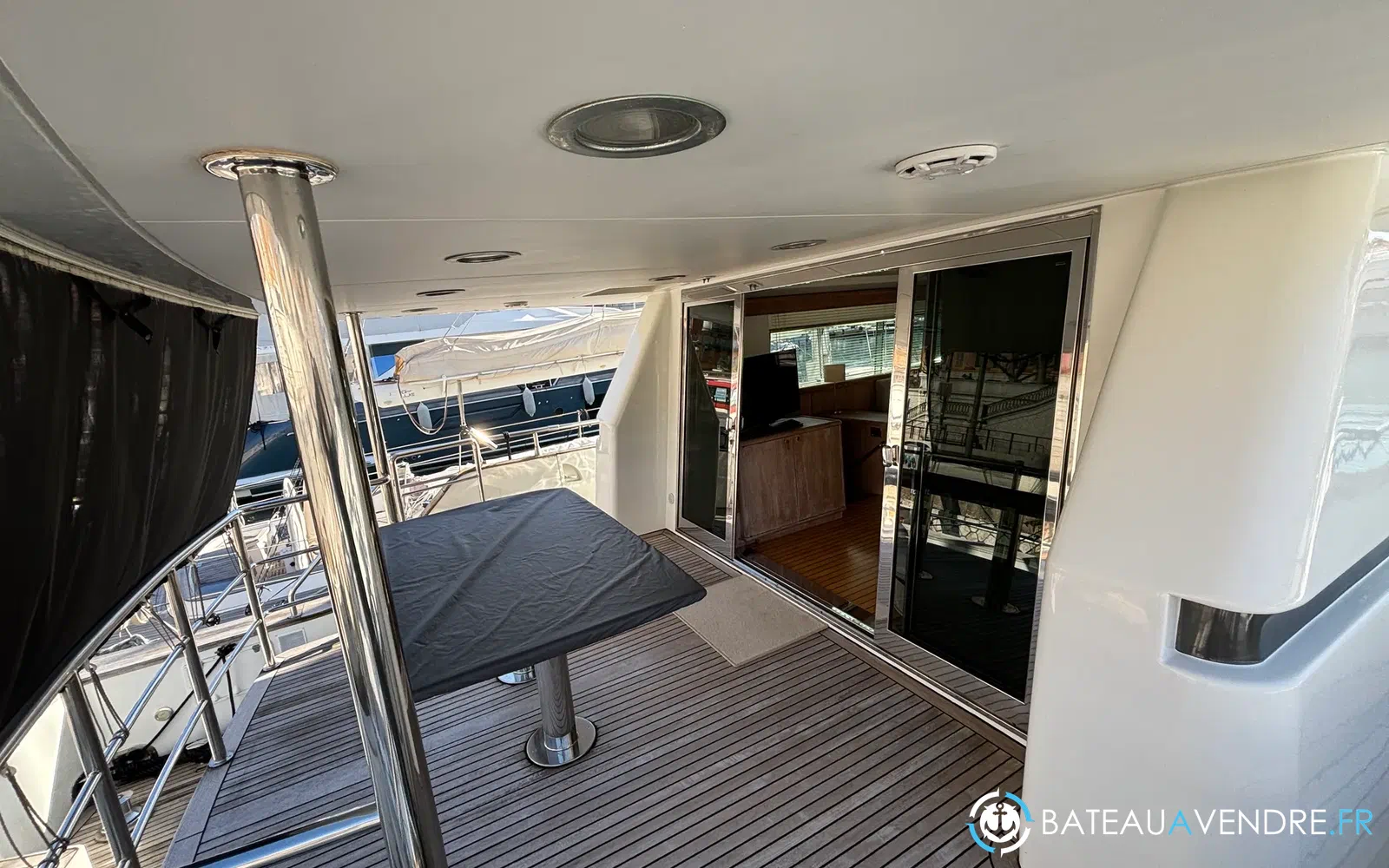 slider 5 Azimut 76
