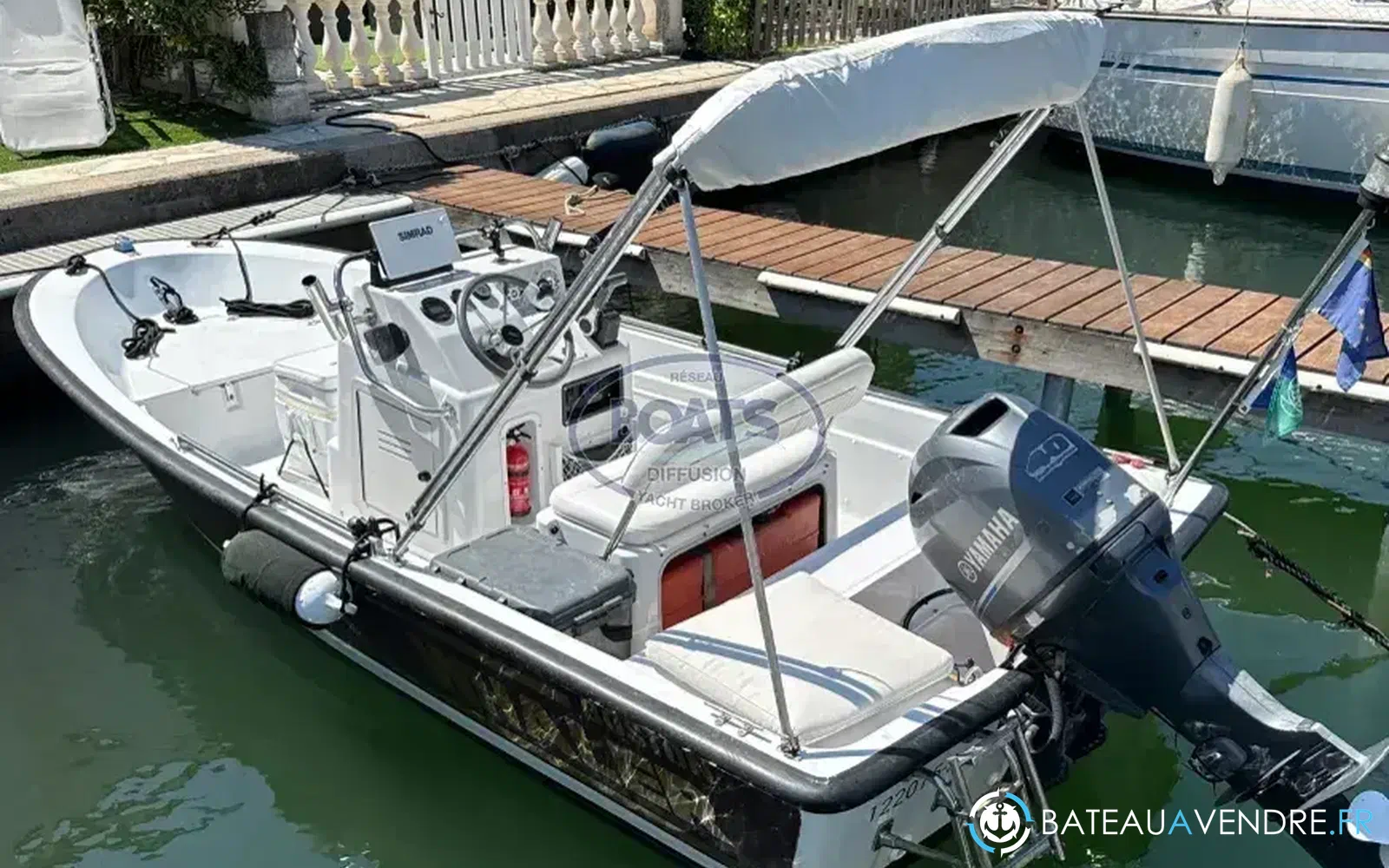slider 5 Boston Whaler 15 Dauntless
