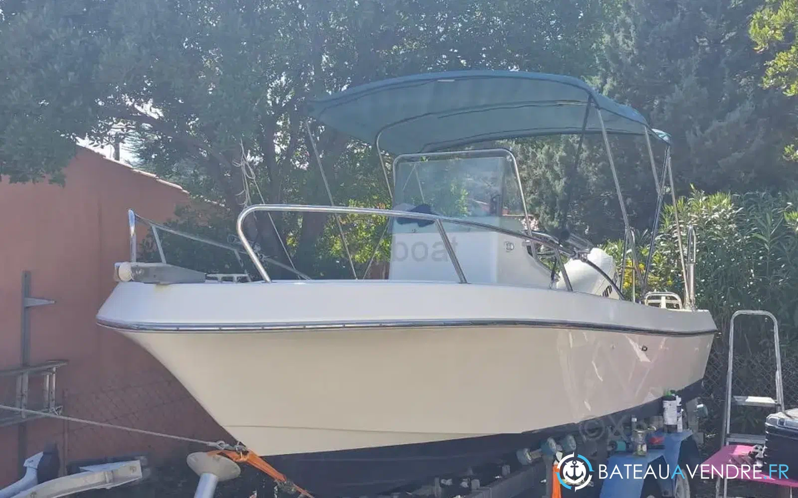 slider 2 Kelt White Shark 175