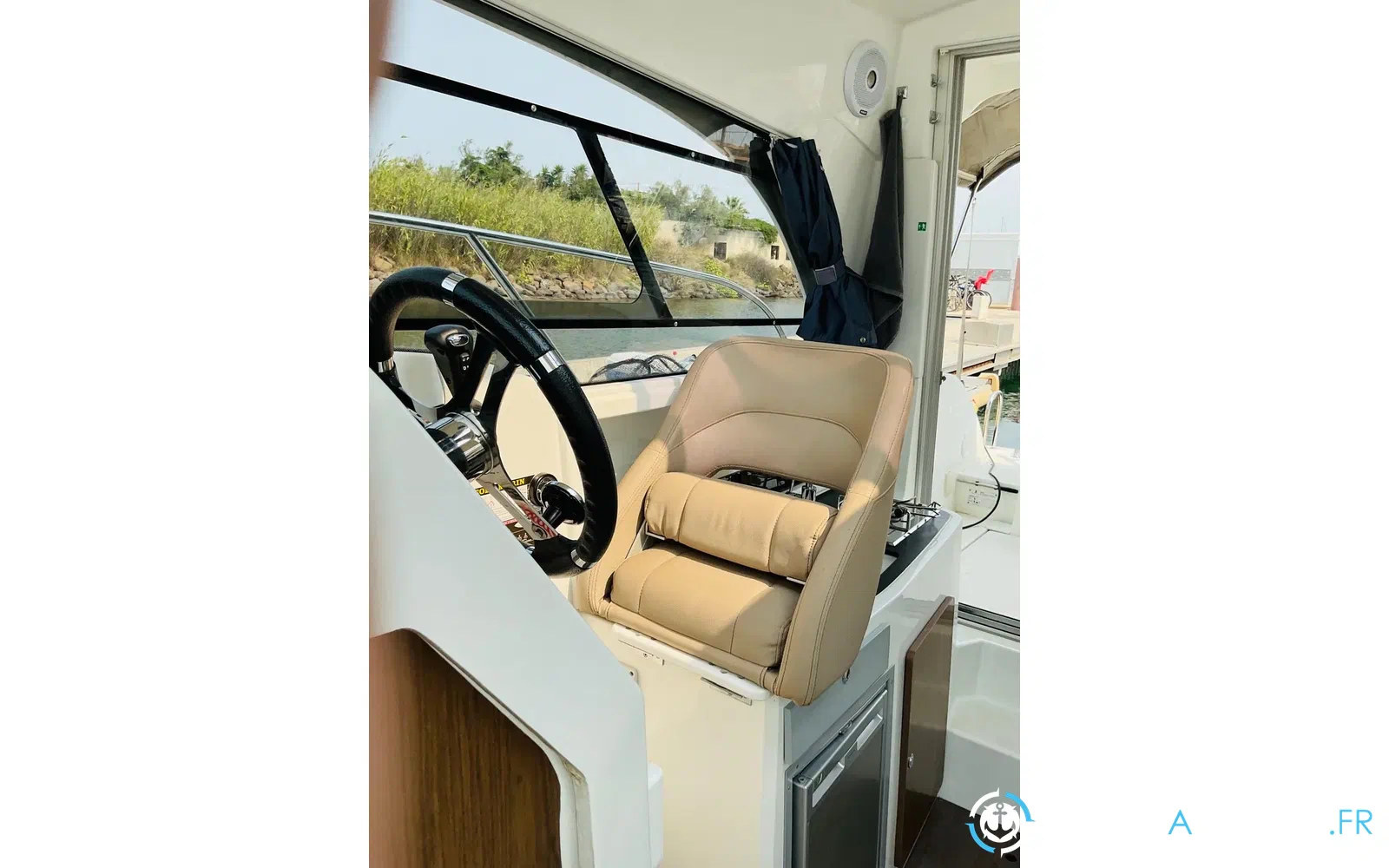 slider 9 Beneteau Antares 8 OB