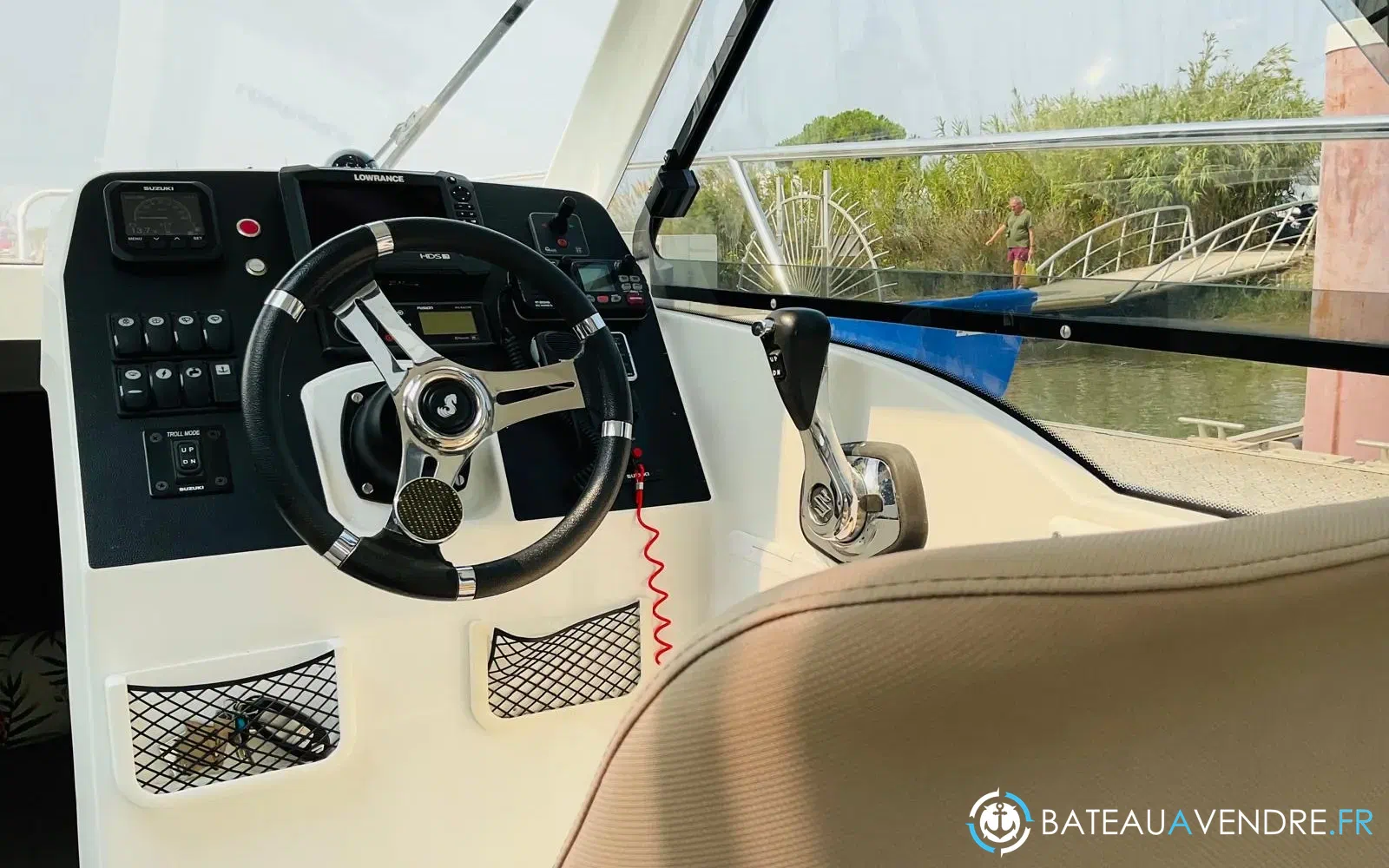slider 10 Beneteau Antares 8 OB