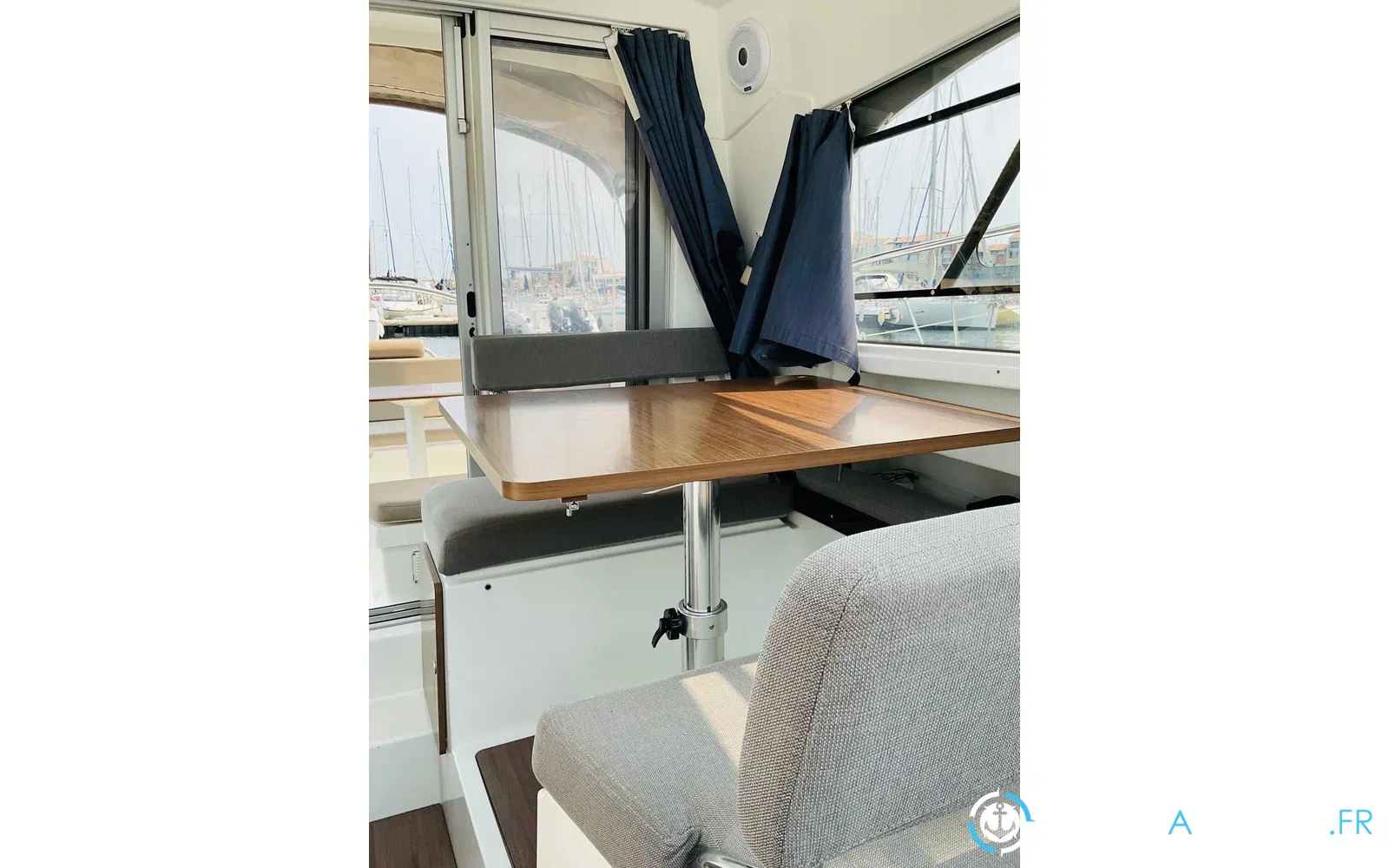 slider 11 Beneteau Antares 8 OB