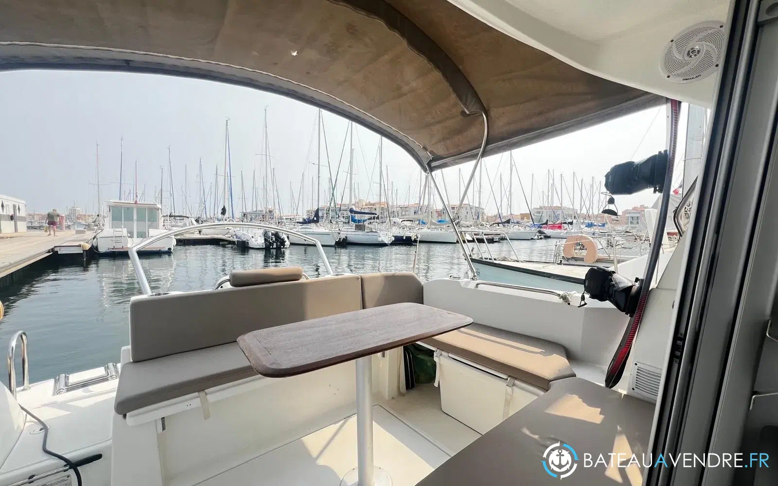 slider 14 Beneteau Antares 8 OB