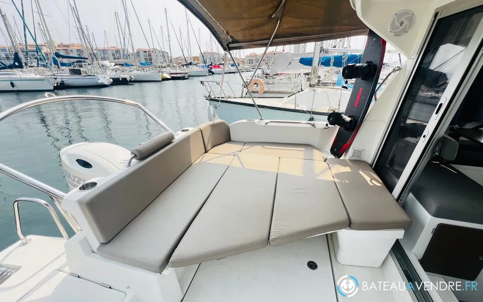 slider 18 Beneteau Antares 8 OB
