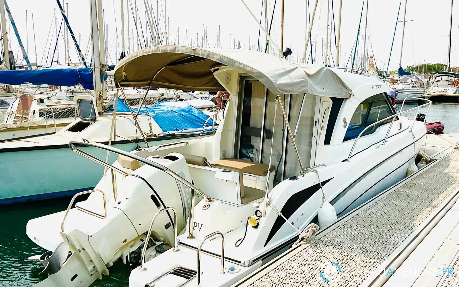 slider 0 Beneteau Antares 8 OB