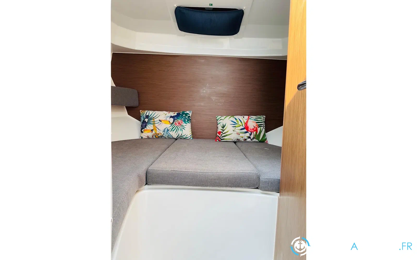 slider 19 Beneteau Antares 8 OB