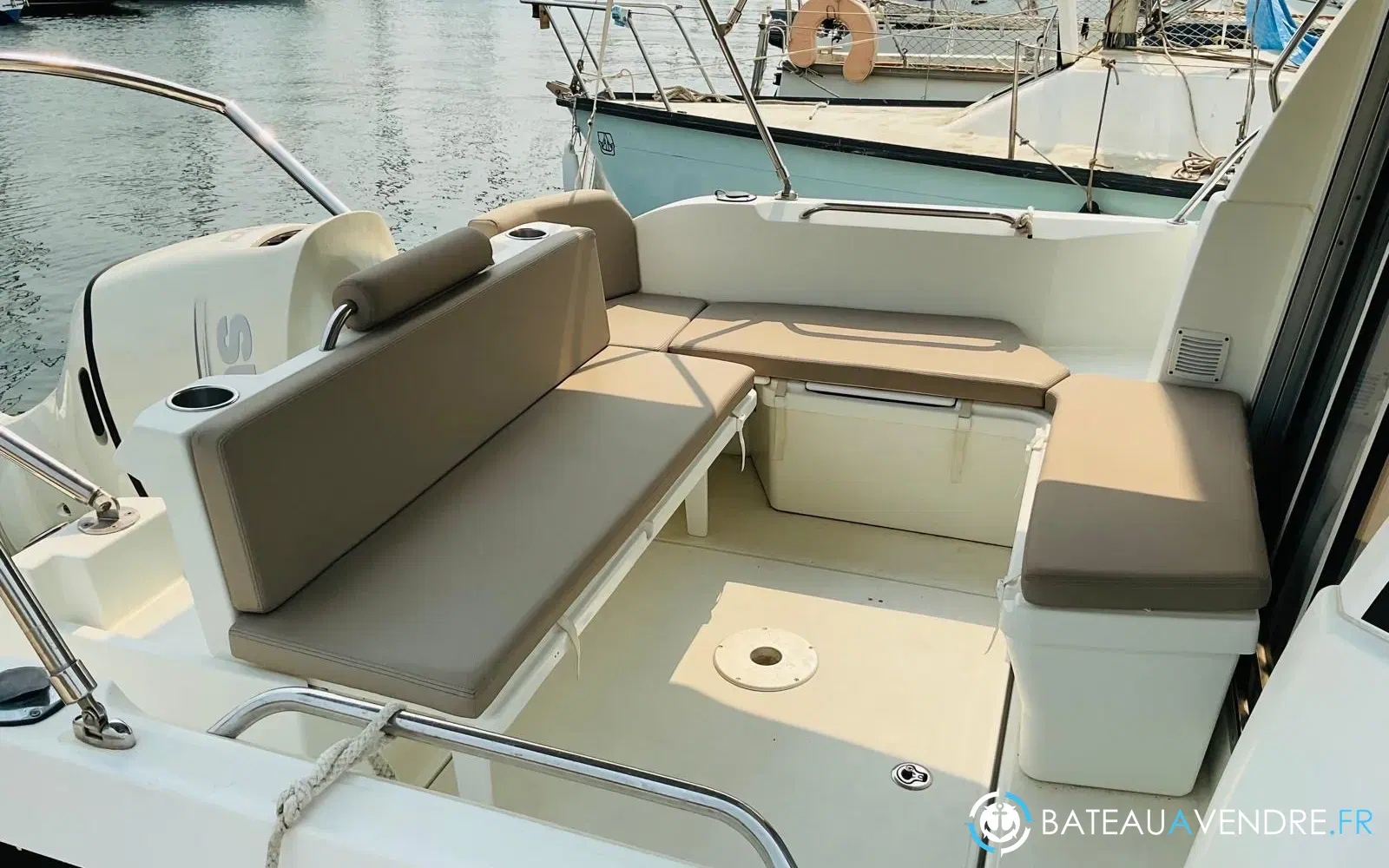 slider 1 Beneteau Antares 8 OB