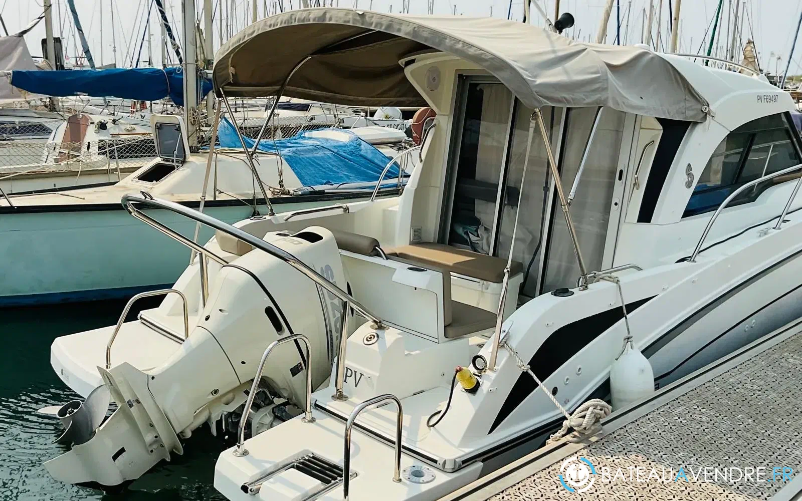 slider 2 Beneteau Antares 8 OB