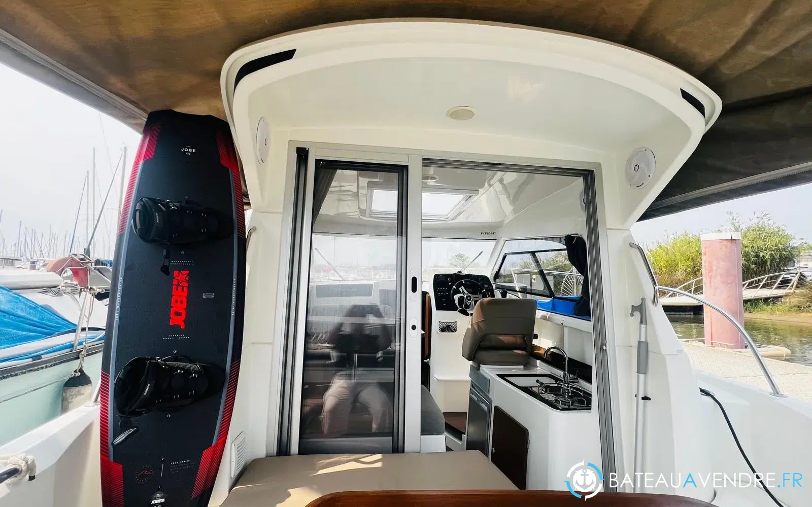 slider 4 Beneteau Antares 8 OB