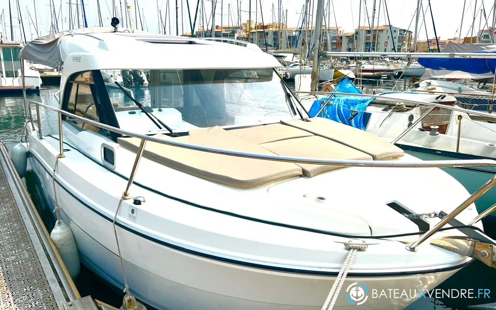 slider 6 Beneteau Antares 8 OB
