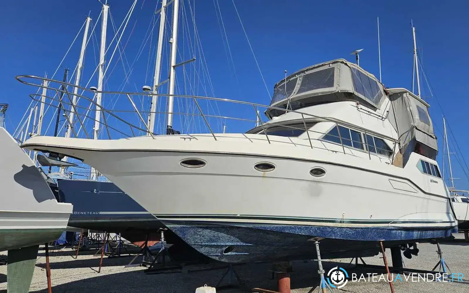 slider 0 Cruisers Yachts 3850 AFT