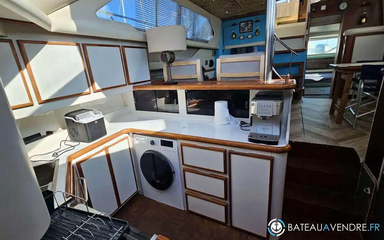 slider 14 Cruisers Yachts 3850 AFT