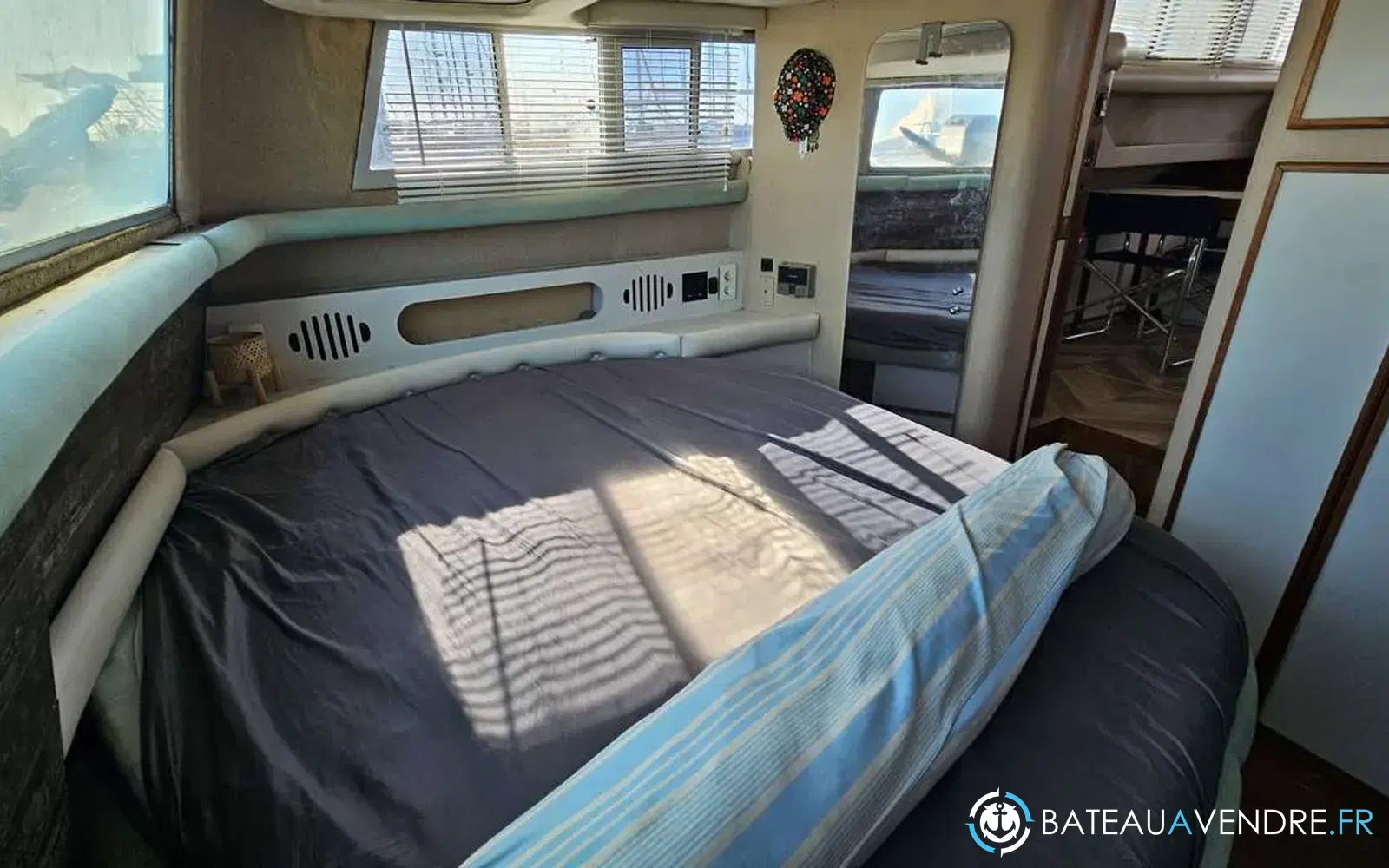 slider 15 Cruisers Yachts 3850 AFT