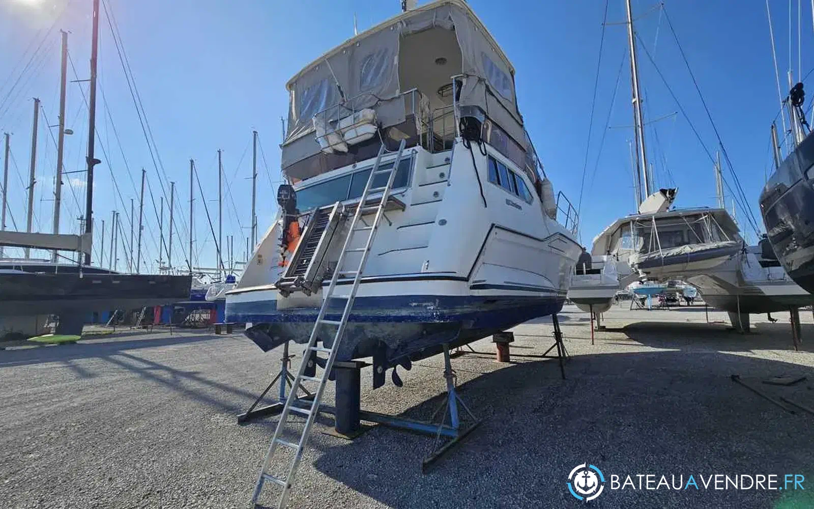 slider 2 Cruisers Yachts 3850 AFT