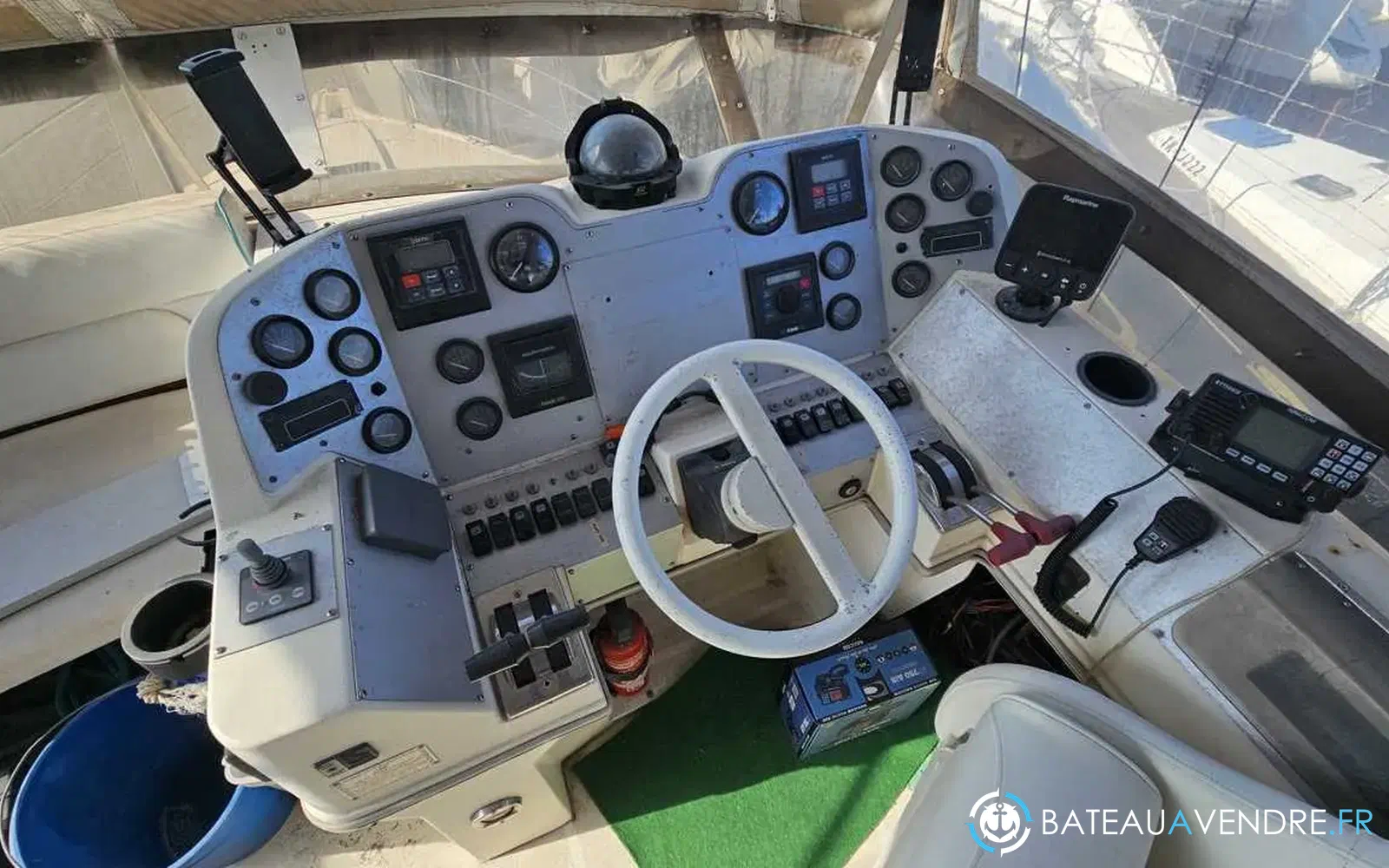 slider 6 Cruisers Yachts 3850 AFT
