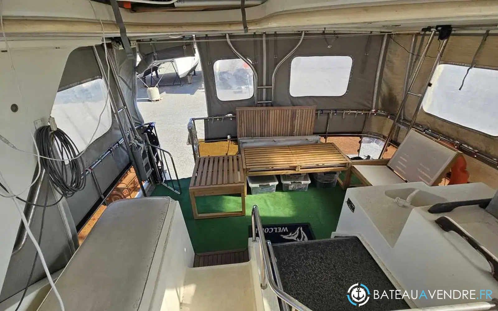 slider 7 Cruisers Yachts 3850 AFT