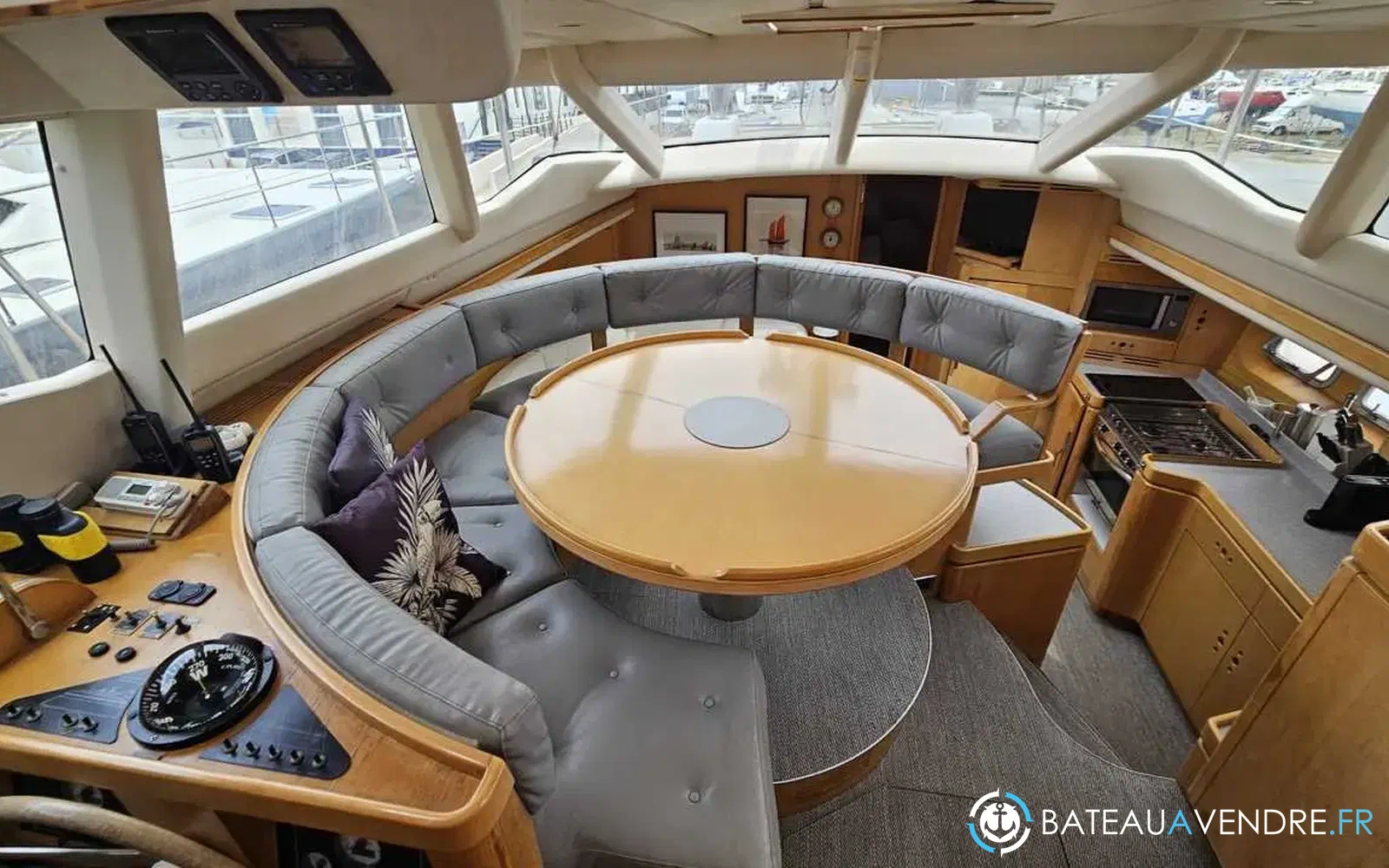 slider 2 Wauquiez Pilot Saloon 60
