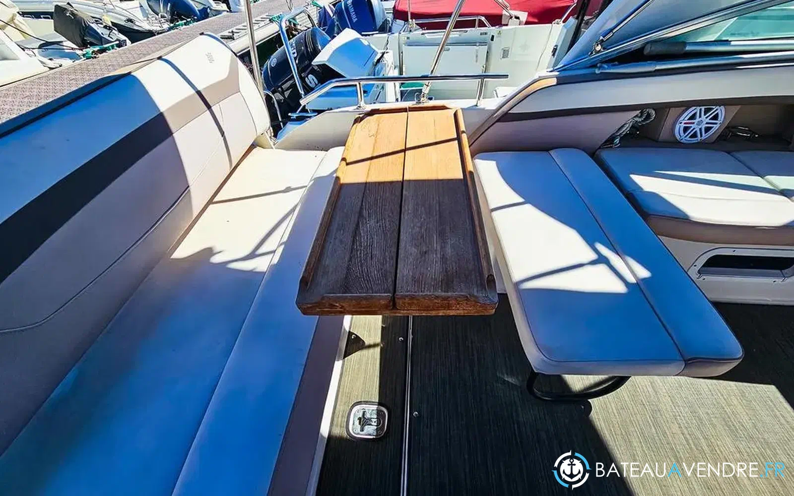 slider 6 Four Winns Vista 255
