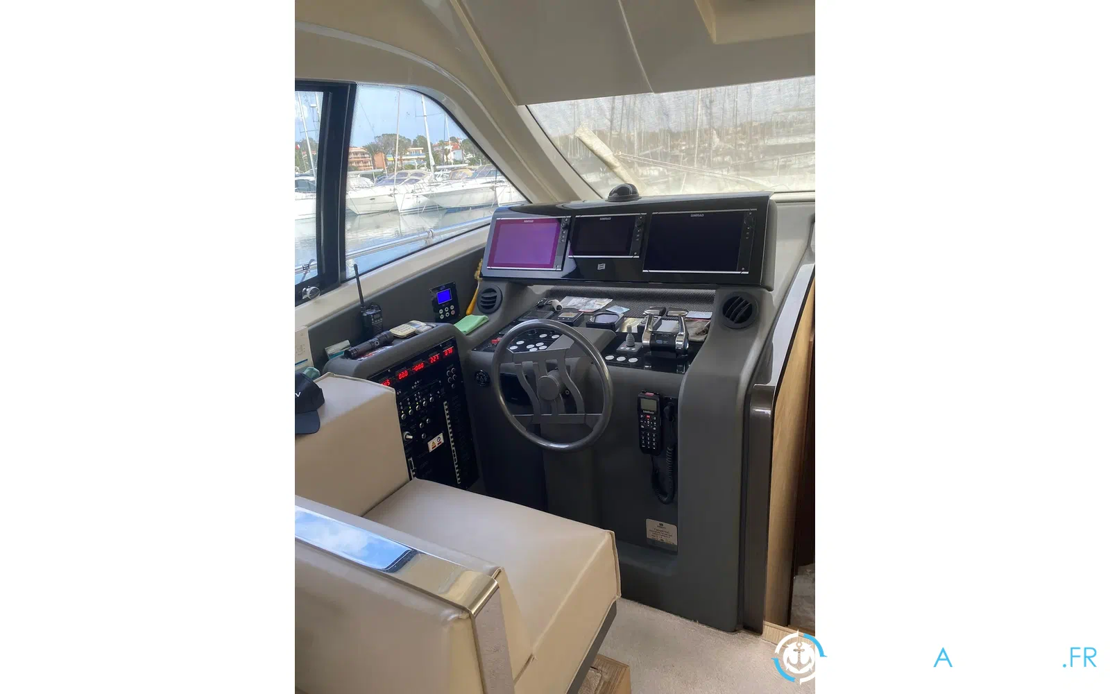slider 13 Ferretti 550