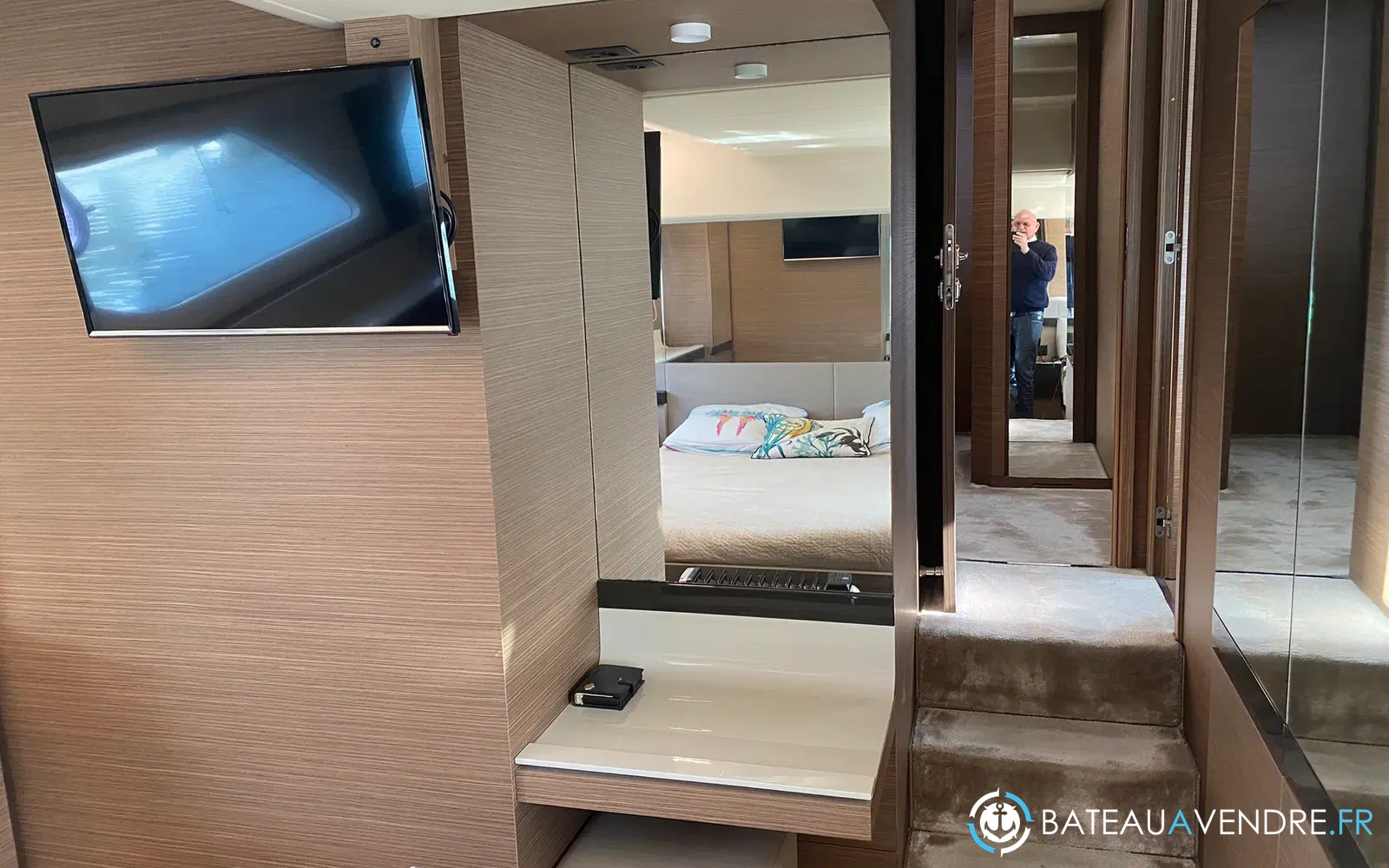 slider 18 Ferretti 550