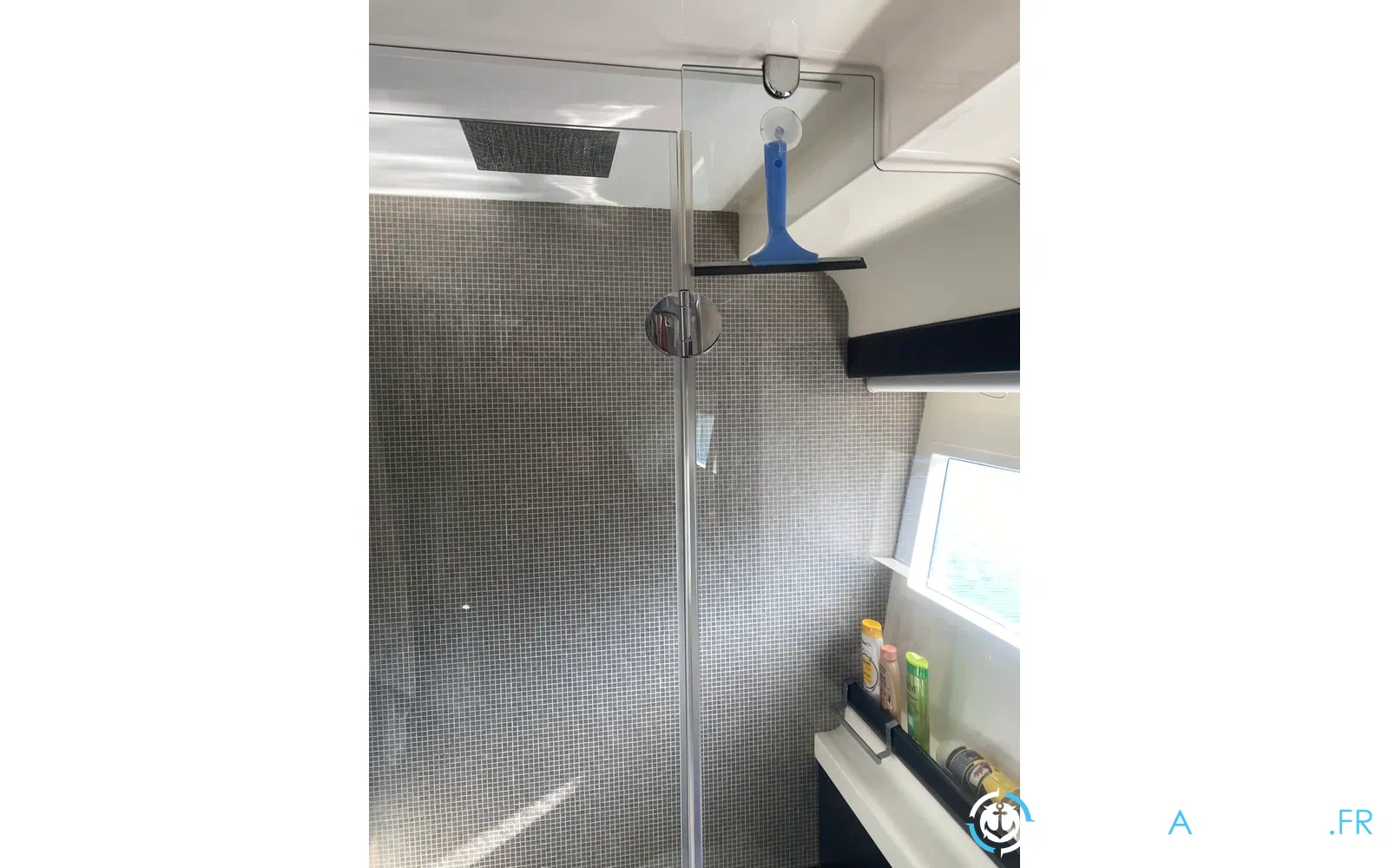 slider 22 Ferretti 550
