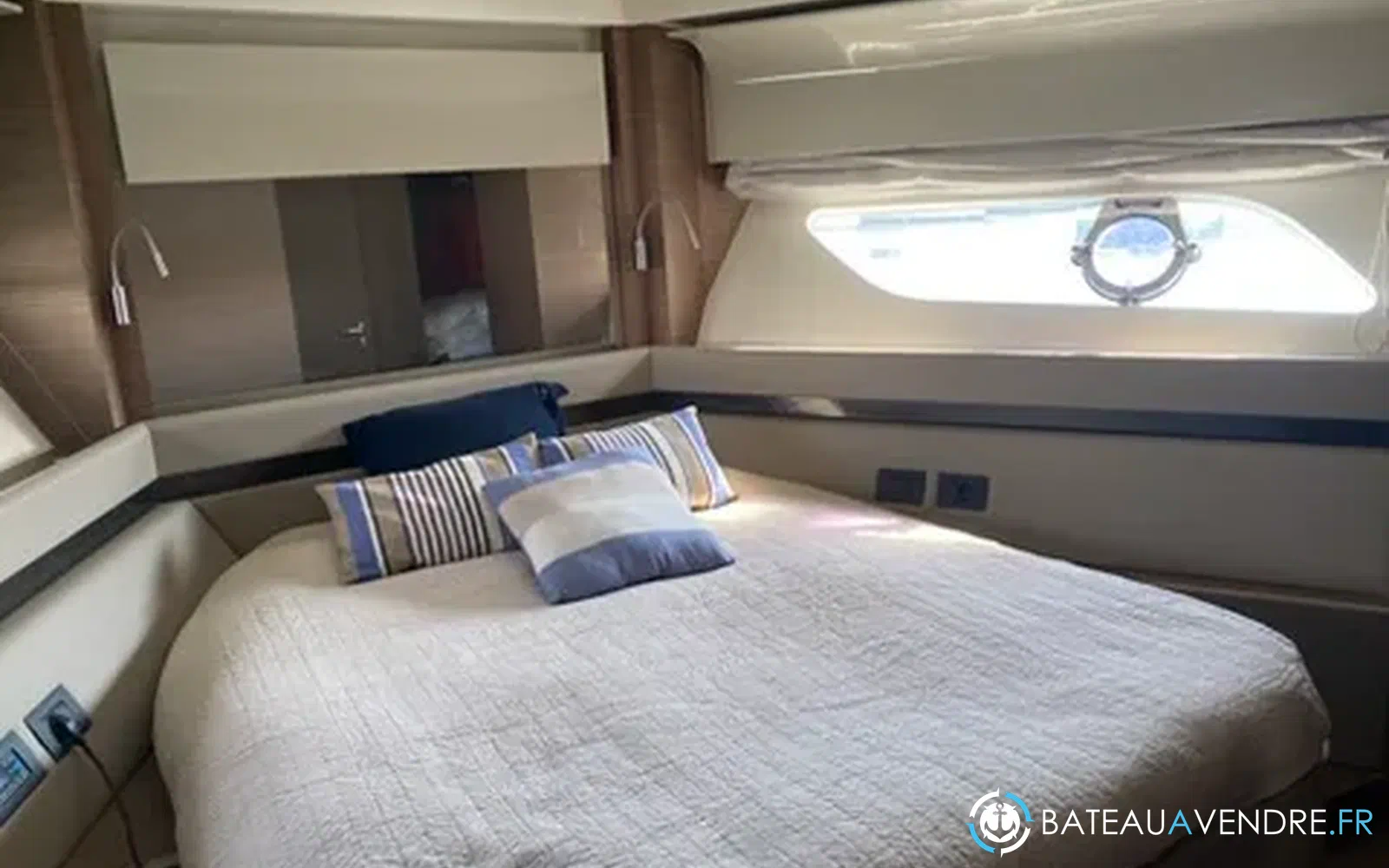 slider 26 Ferretti 550