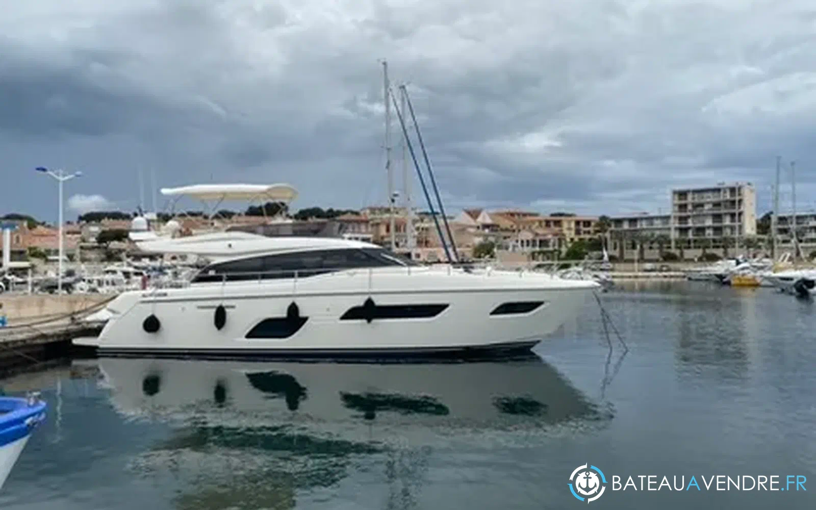 slider 1 Ferretti 550