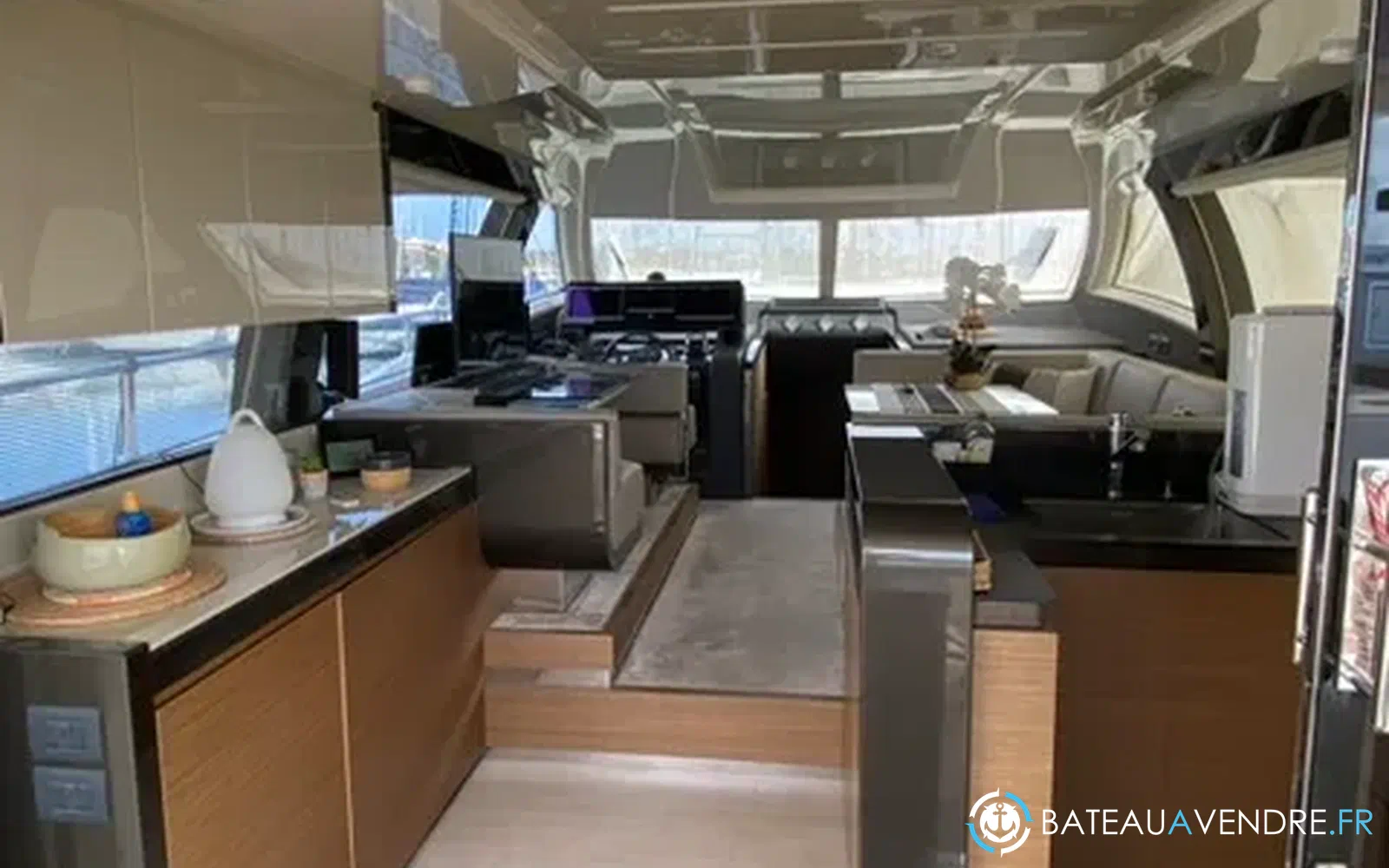 slider 10 Ferretti 550