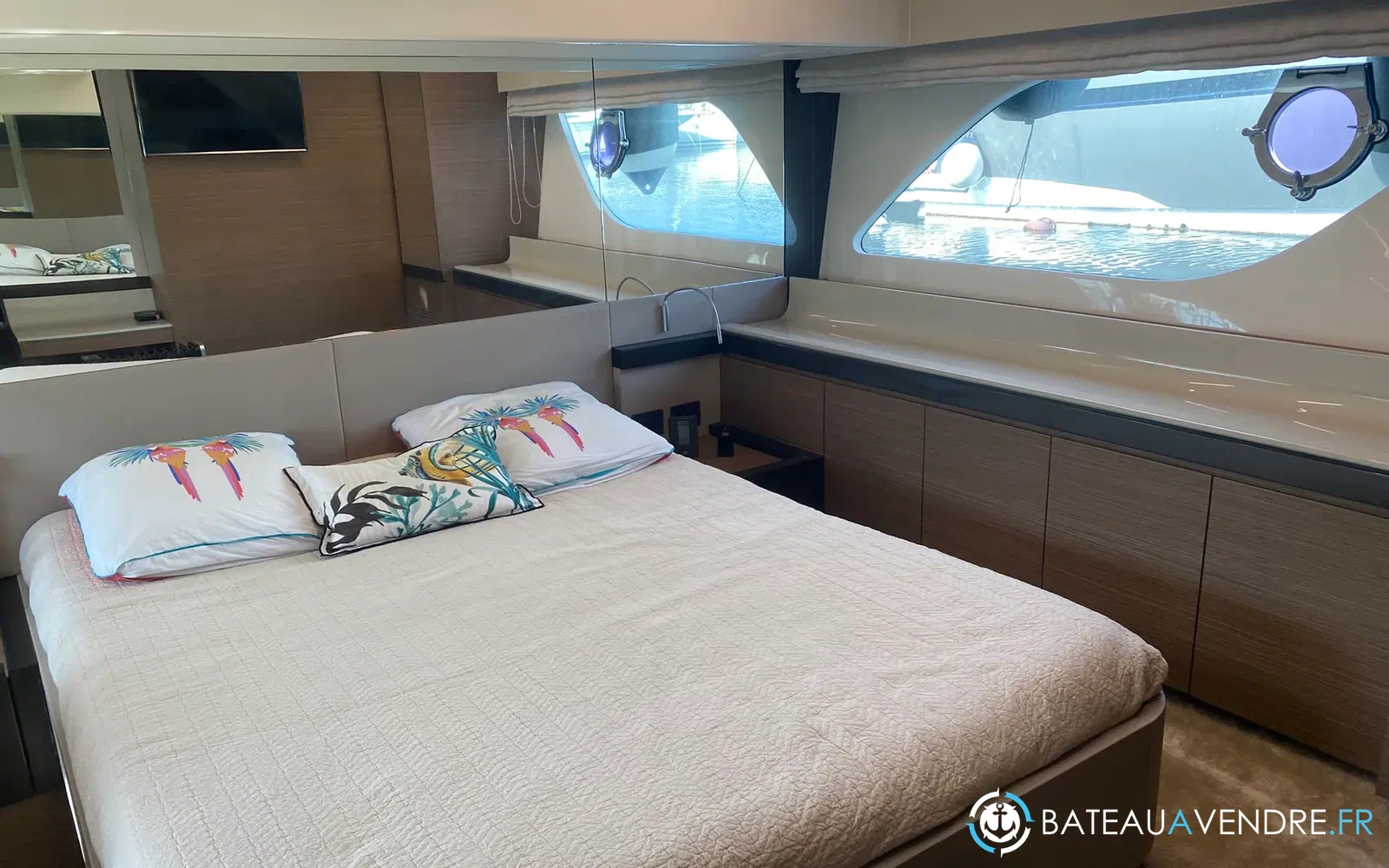slider 19 Ferretti 550