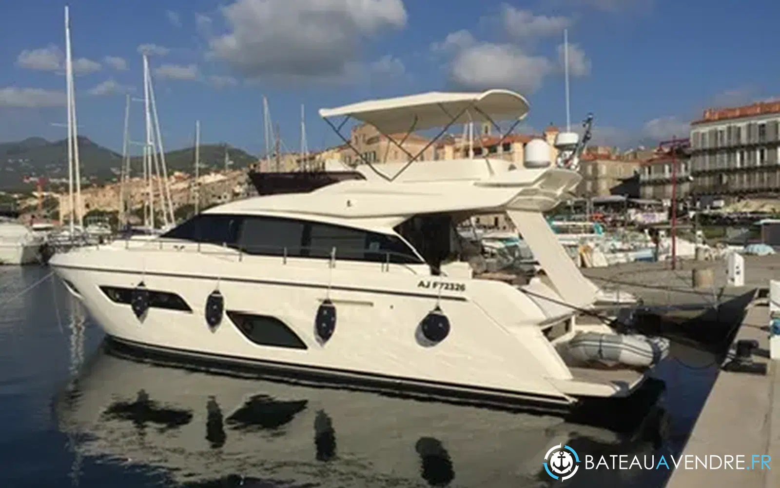 slider 33 Ferretti 550