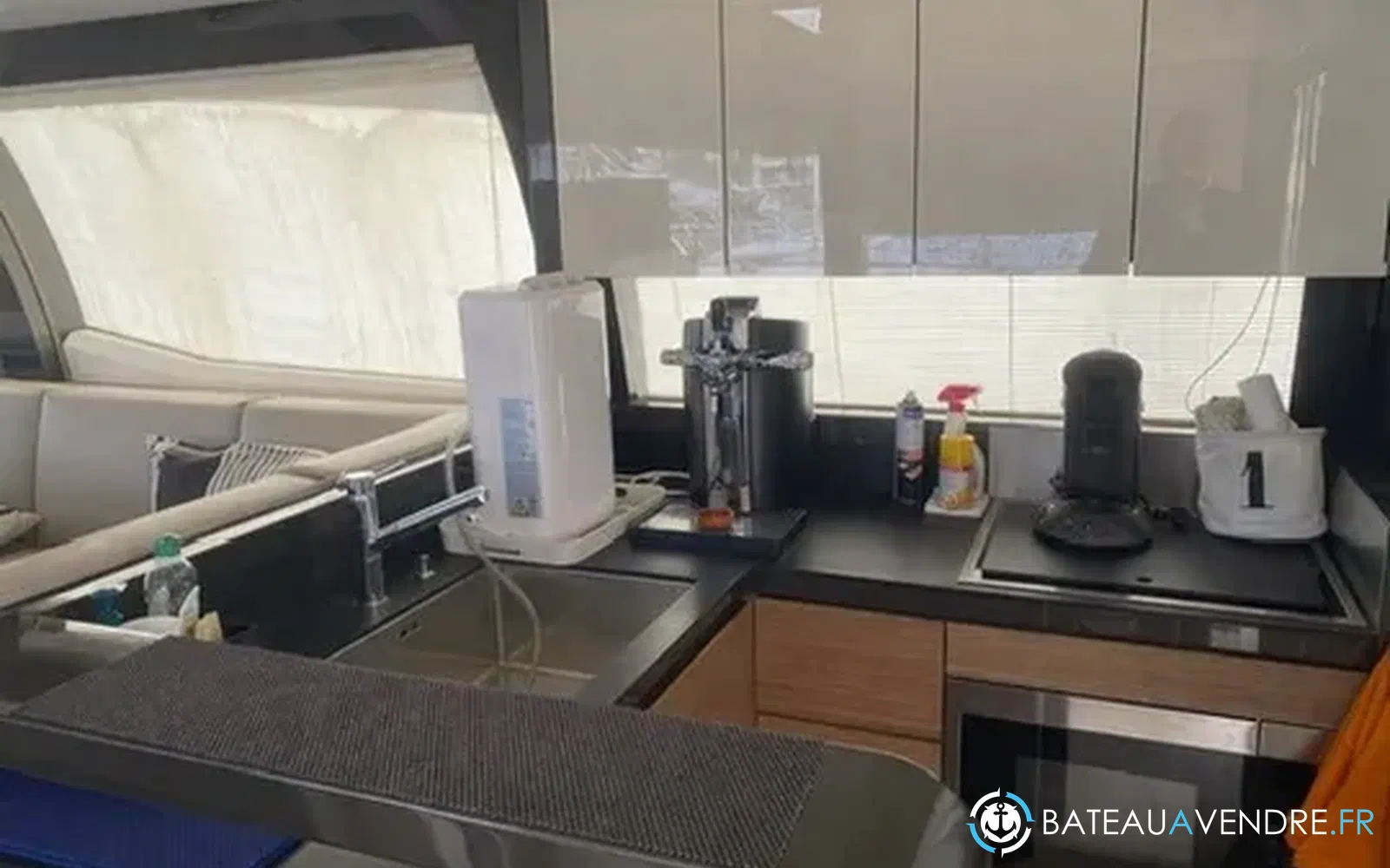 slider 11 Ferretti 550