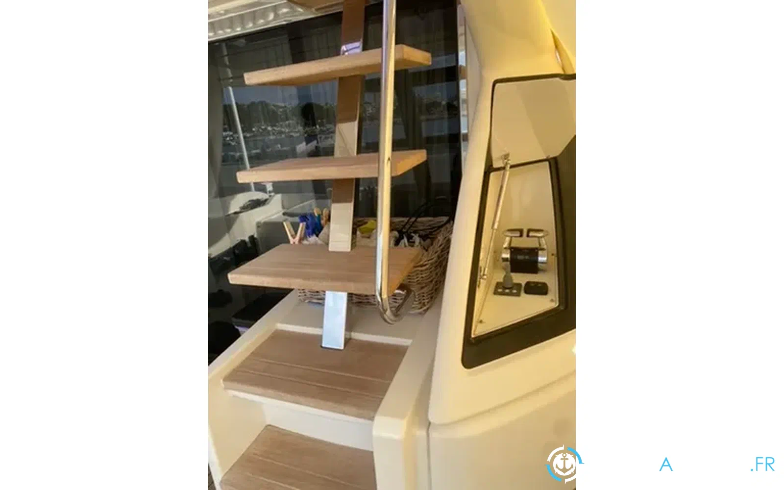 slider 7 Ferretti 550