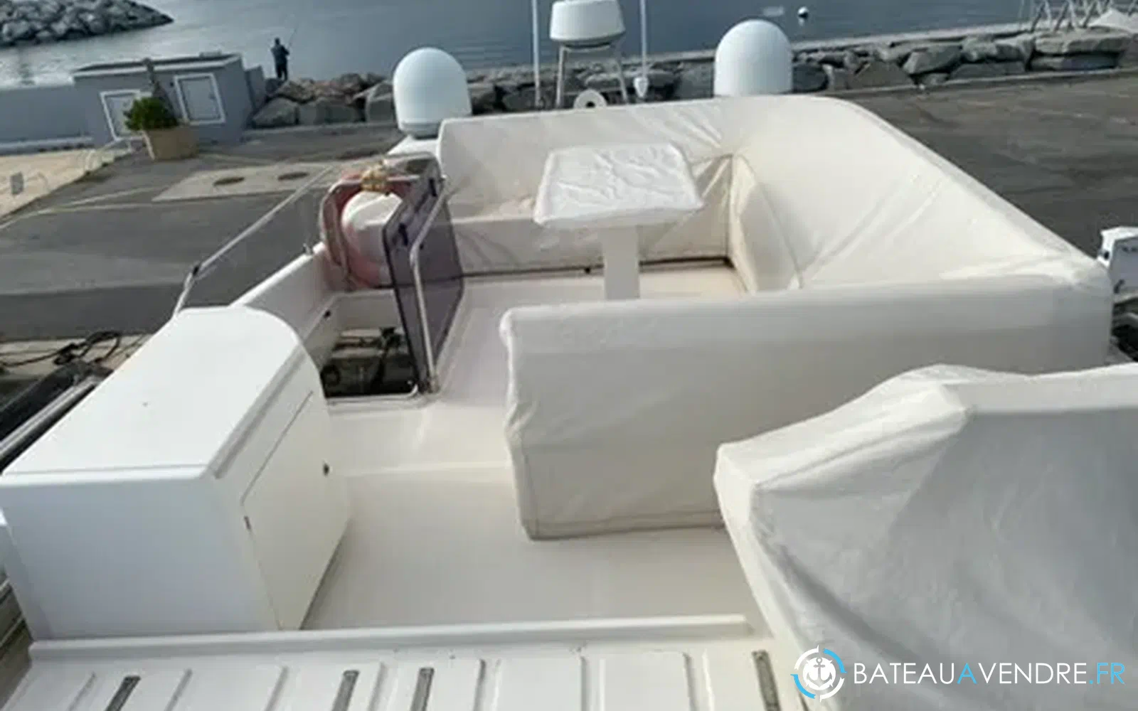 slider 6 Ferretti 550