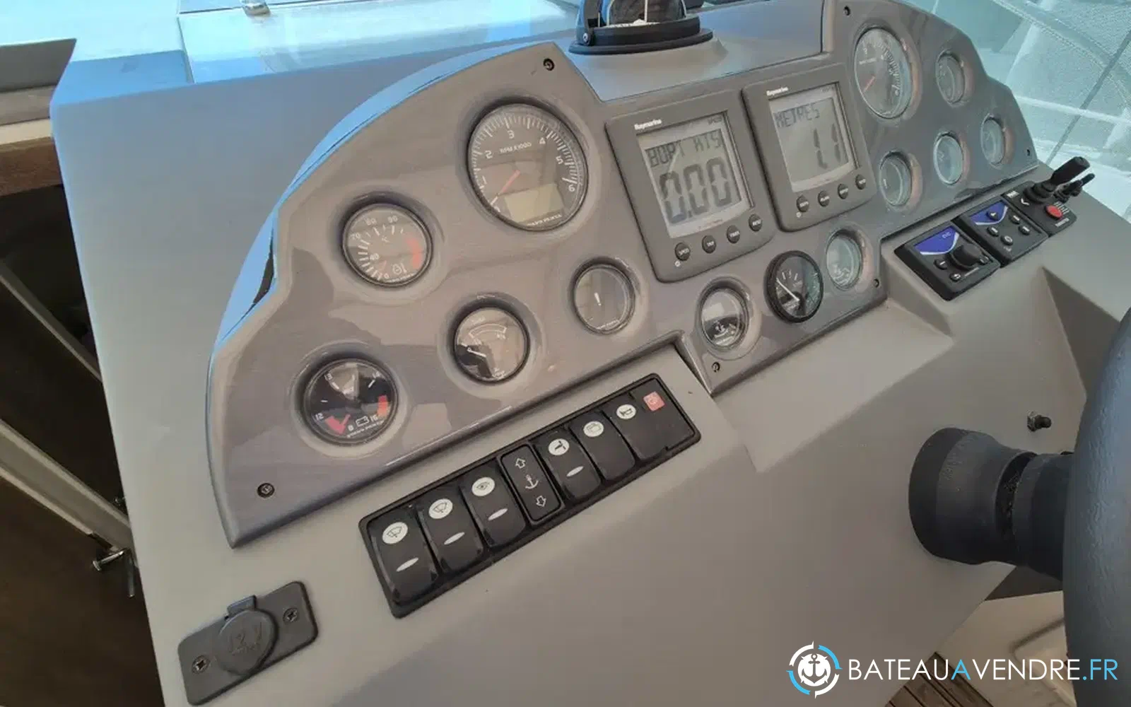 slider 43 Sealine SC 29