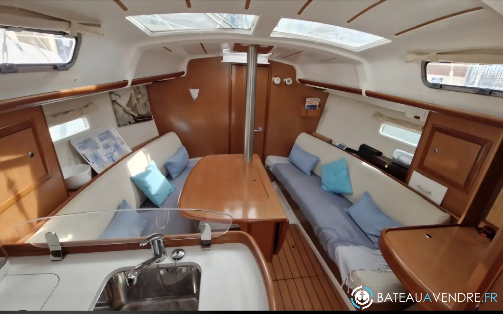 slider 19 Beneteau OCEANIS 323
