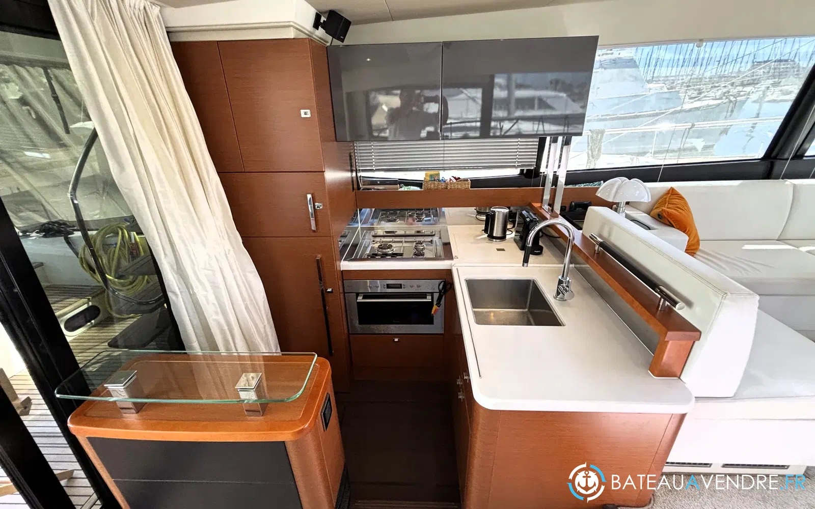 slider 11 Prestige Yachts 500 Fly