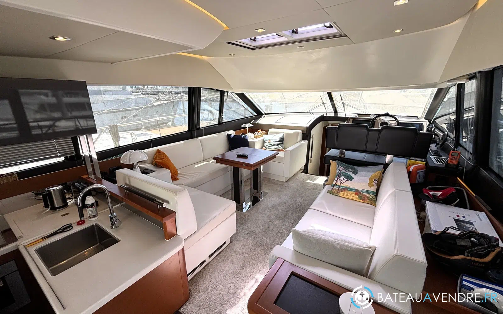 slider 16 Prestige Yachts 500 Fly