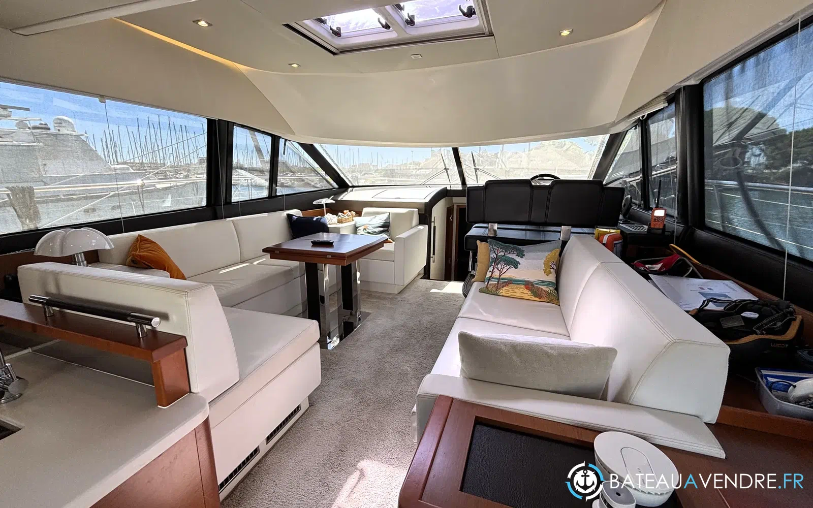 slider 18 Prestige Yachts 500 Fly