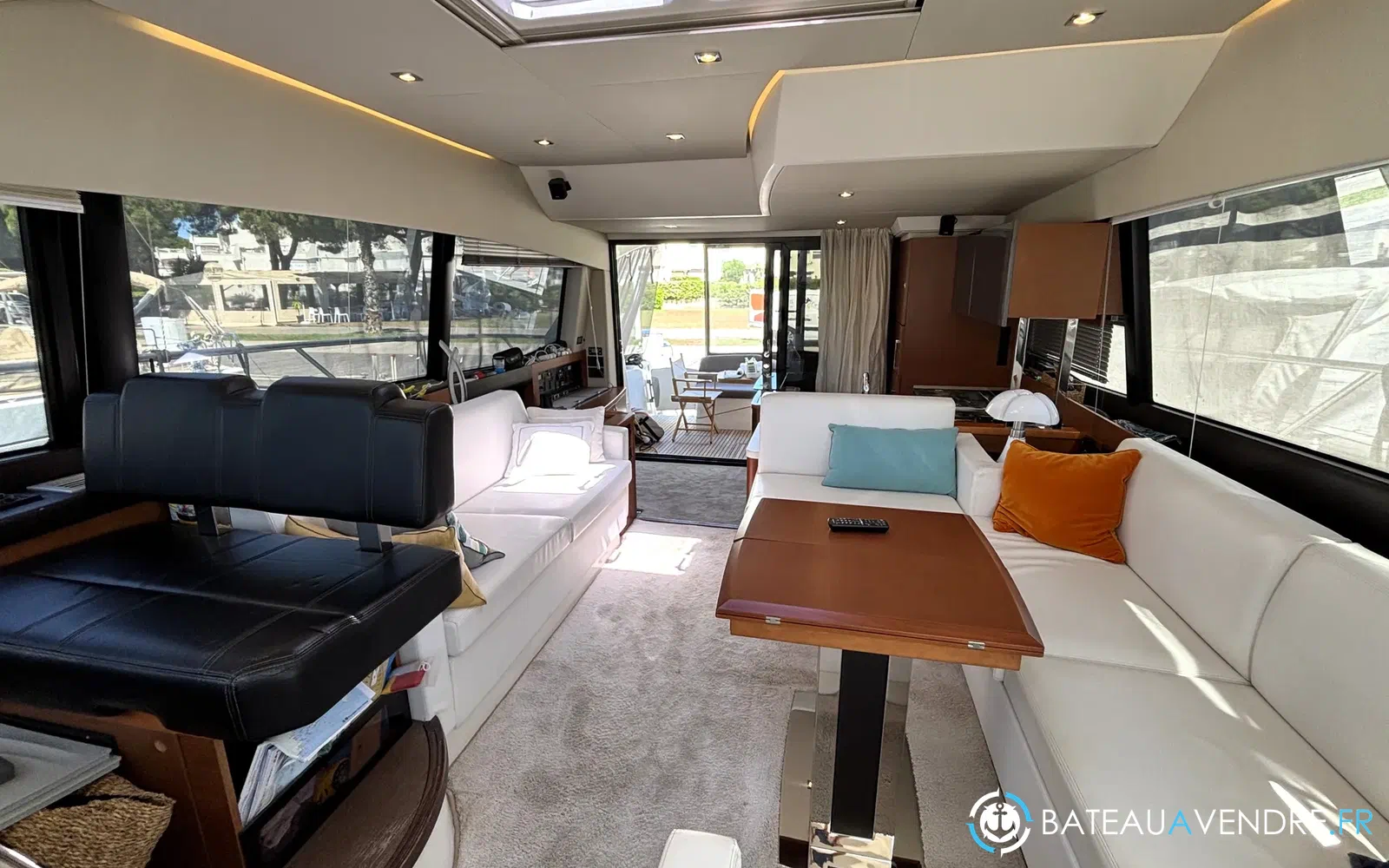 slider 21 Prestige Yachts 500 Fly
