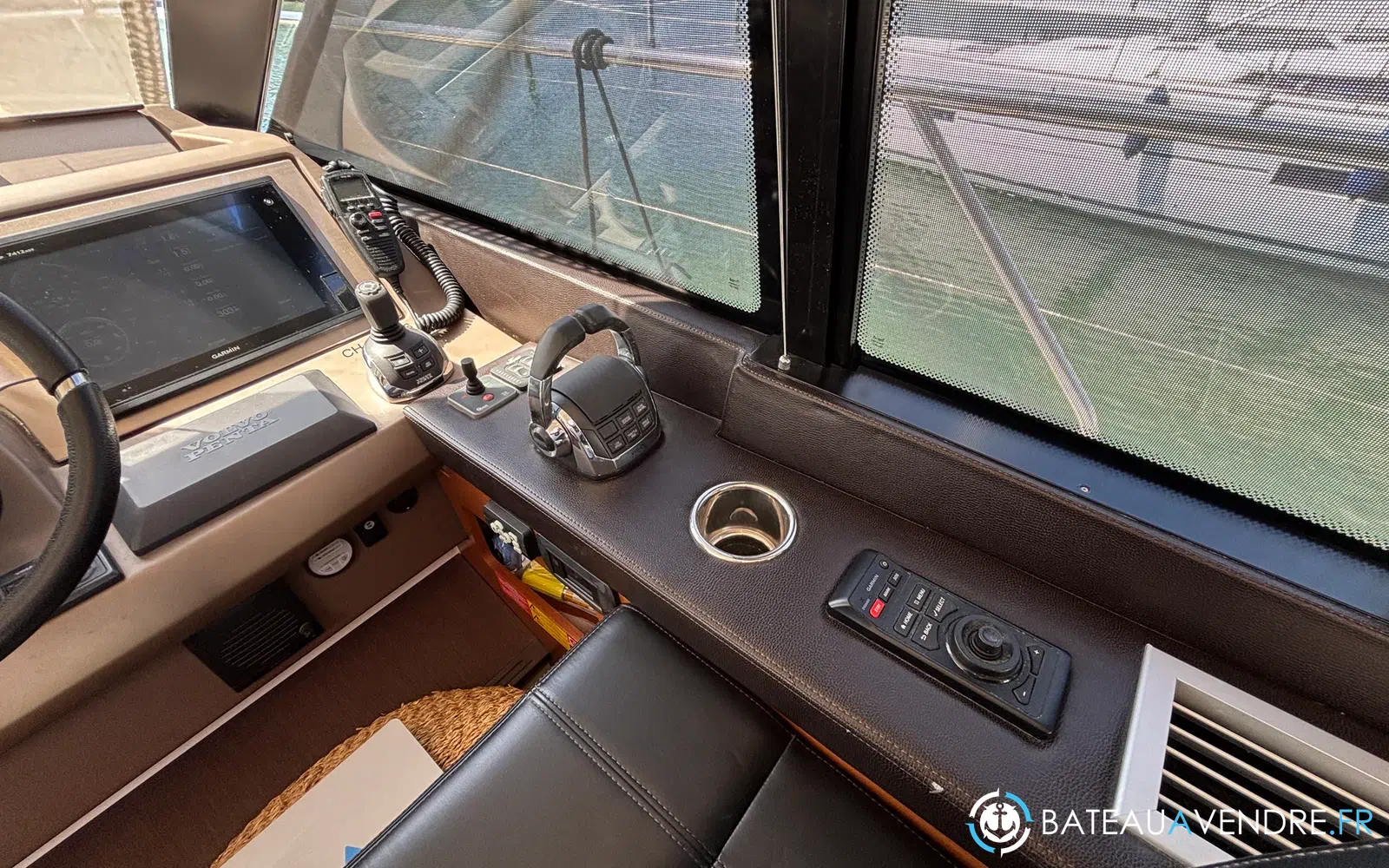 slider 25 Prestige Yachts 500 Fly