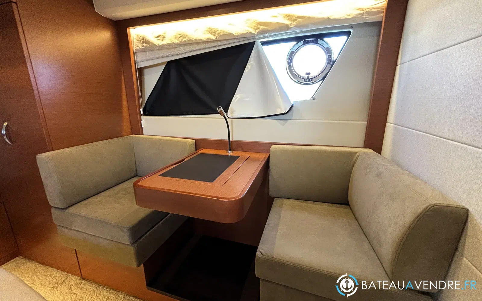 slider 28 Prestige Yachts 500 Fly