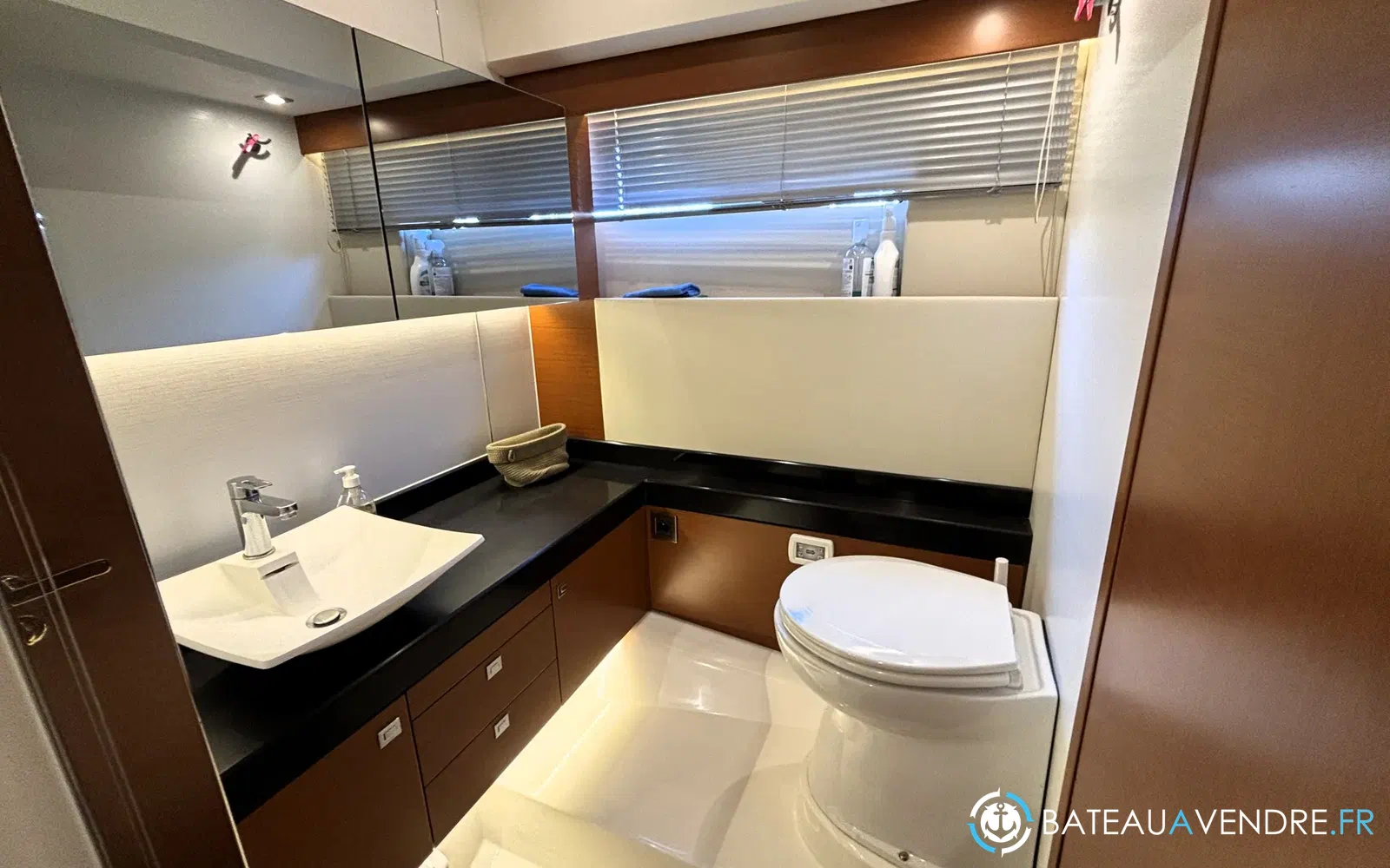 slider 32 Prestige Yachts 500 Fly
