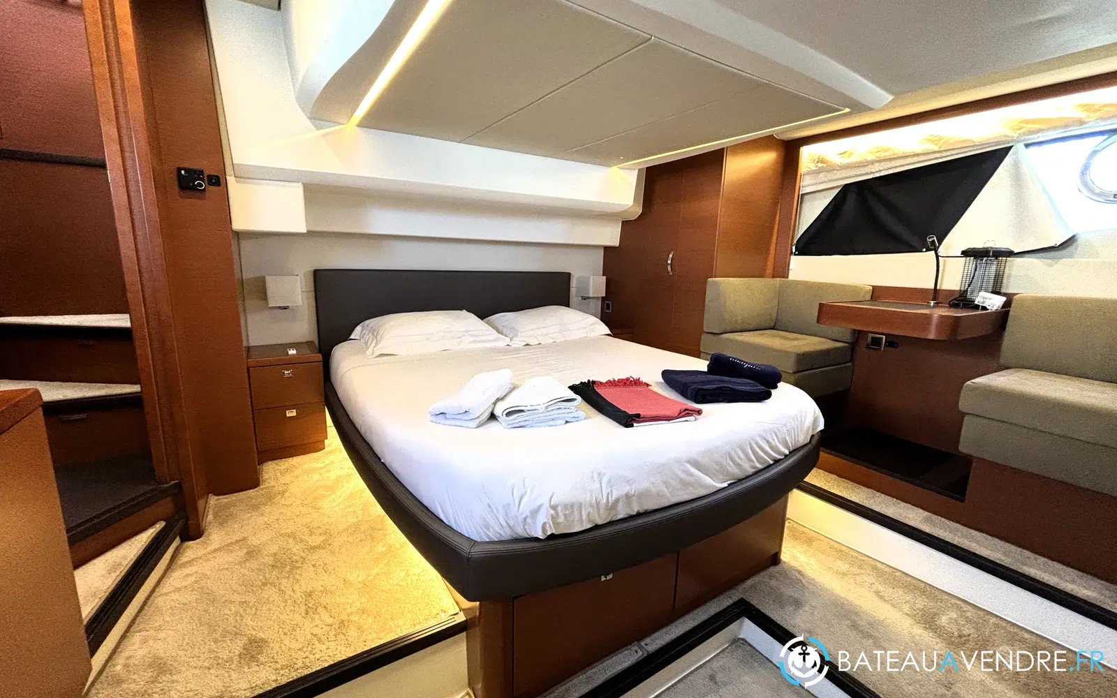 slider 33 Prestige Yachts 500 Fly
