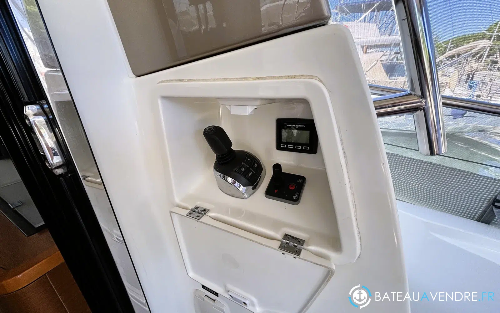 slider 6 Prestige Yachts 500 Fly
